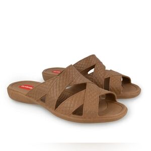 NWT Oakabashi Cross Strap Women's Sandals Color: Toffee Size Large